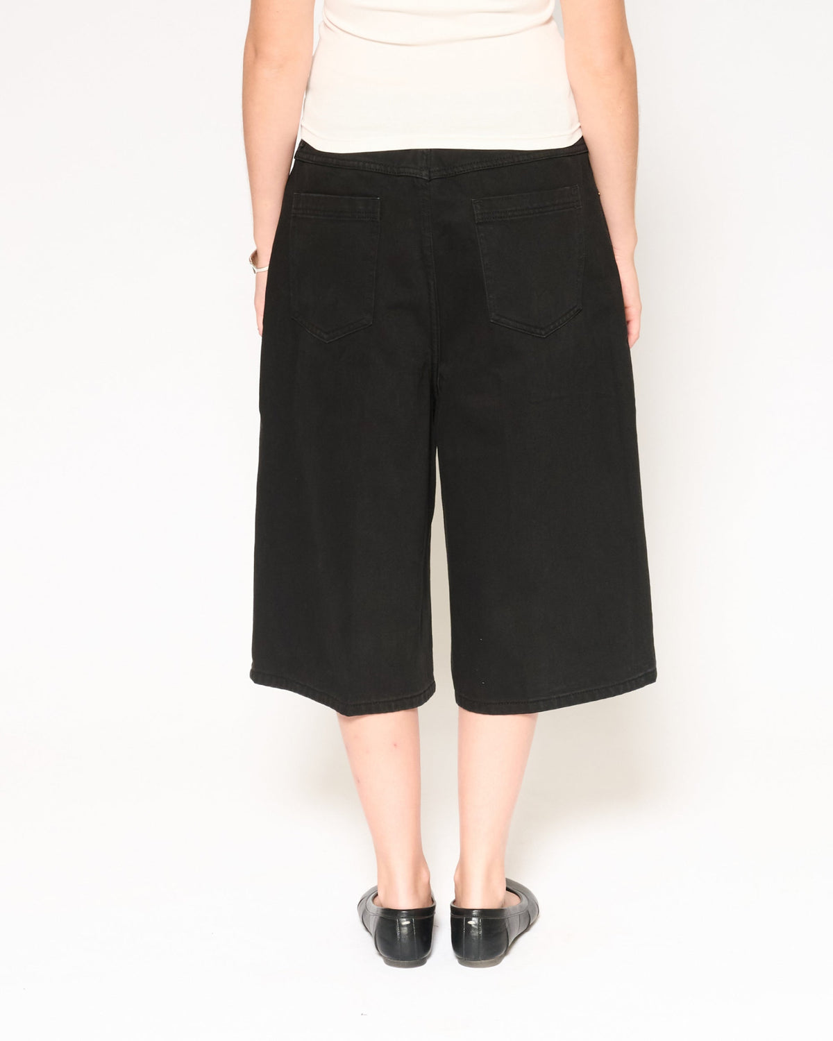 On Air Black Jorts