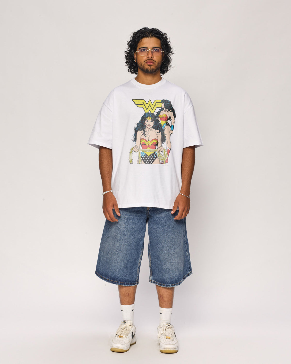 Wonder Woman Queen of the Amazons Oversized Tee product image 4