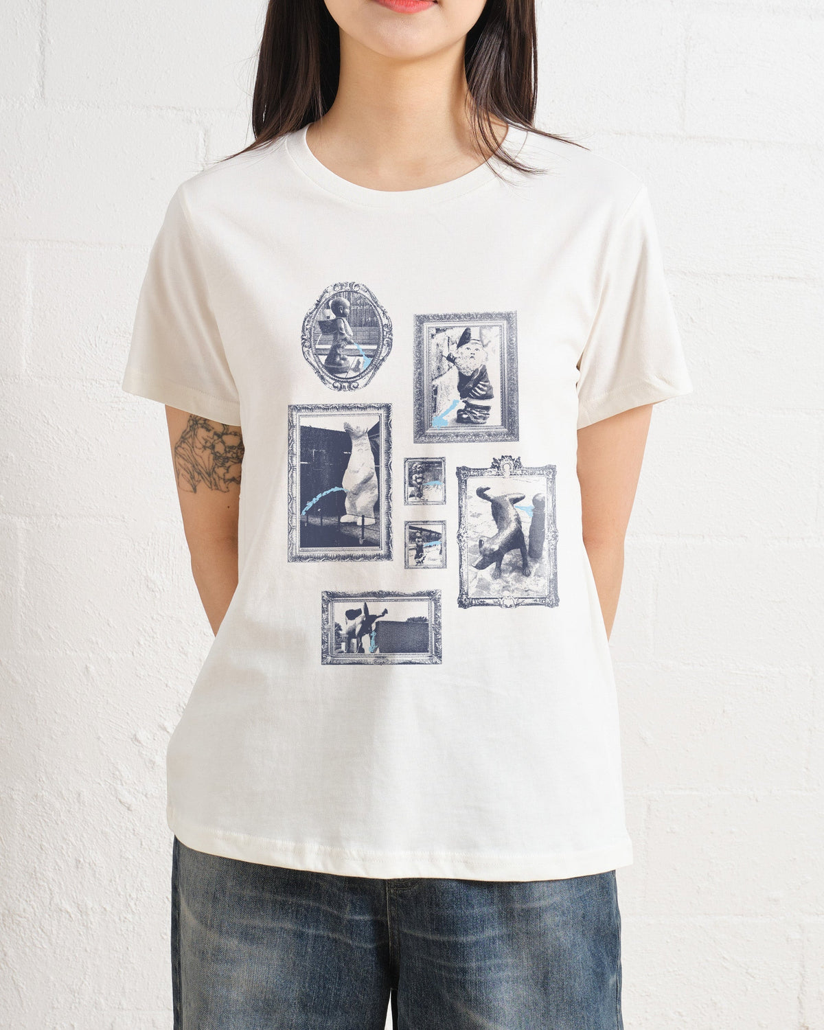 Pissing Statues Women's Tee product image 2